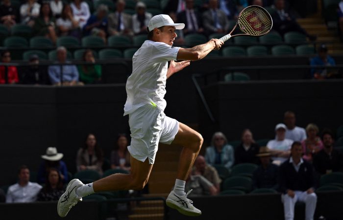 De Minaur soars into Wimbledon third round | 1 July, 2022 | All News | News and Features | News and Events