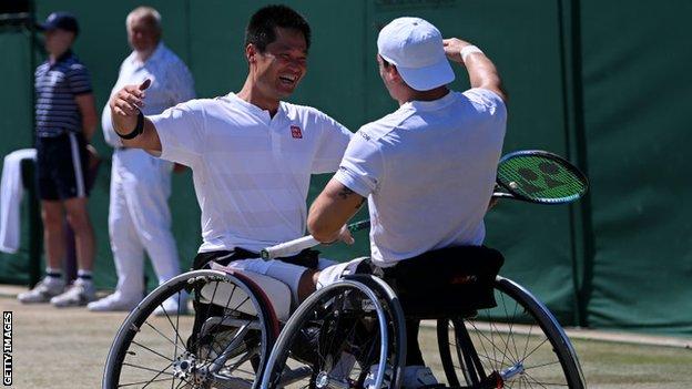 Shingo Kunieda and Gustavo Fernandez