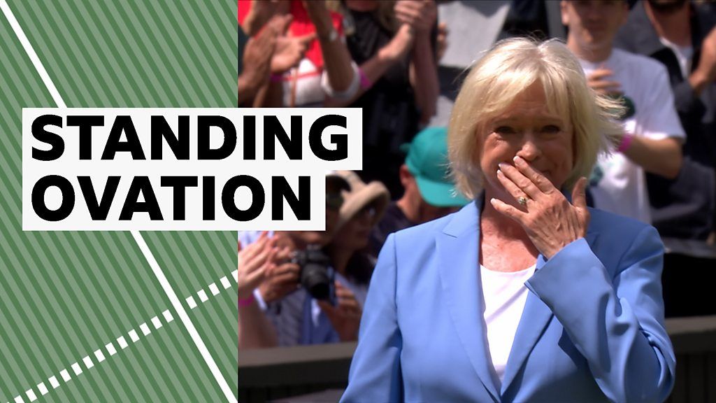 Wimbledon: Watch Sue Barker receives standing ovation on Centre Court