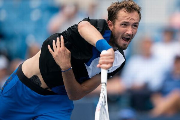 Daniil Medvedev rounding into form, into semifinals at Cincinnati Masters