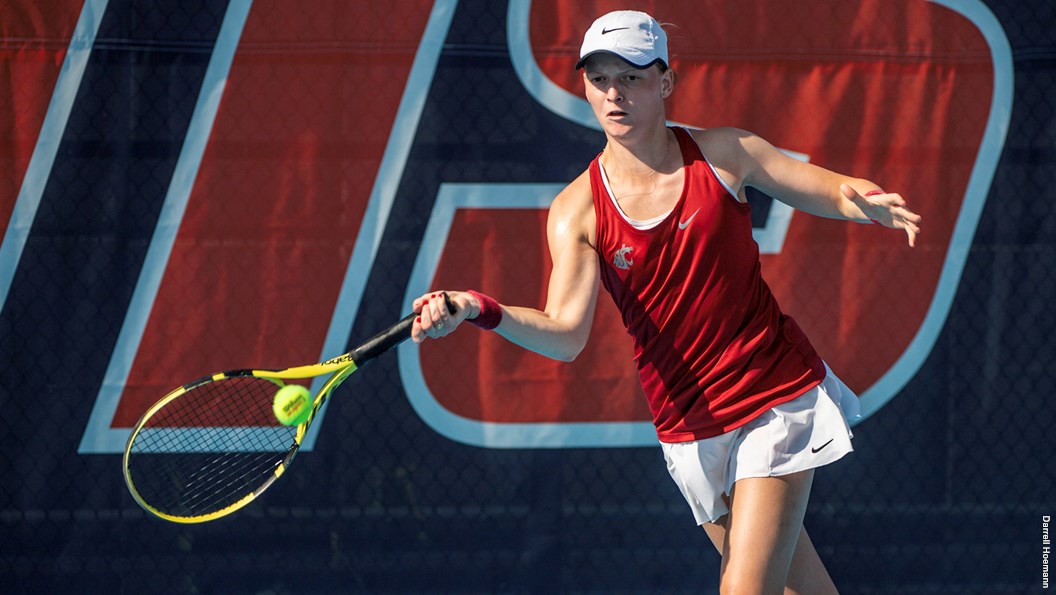 Bayerlova Cruises into NCAA Singles Championship Second Round