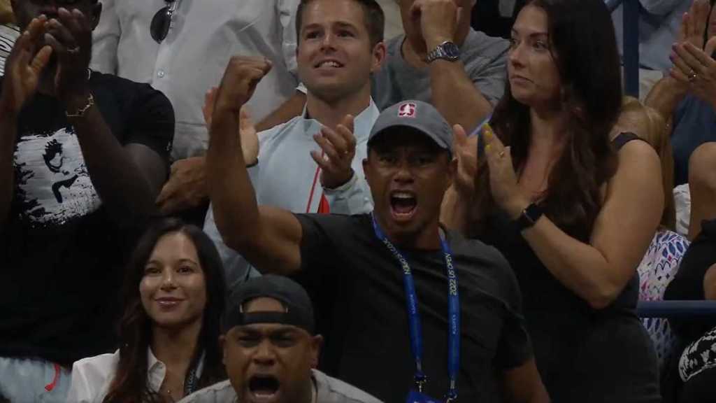 Serena Williams gets Tiger Woods fist pump during win
