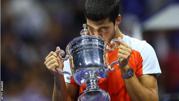 Carlos Alcaraz with trophy