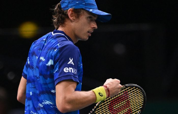 Determined De Minaur sets Medvedev match at Paris Masters | 1 November, 2022 | All News | News and Features | News and Events