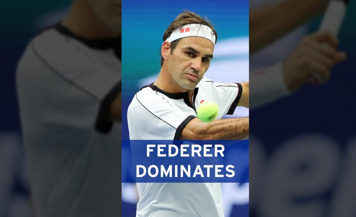 Roger Federer DOMINATES the point! 💪