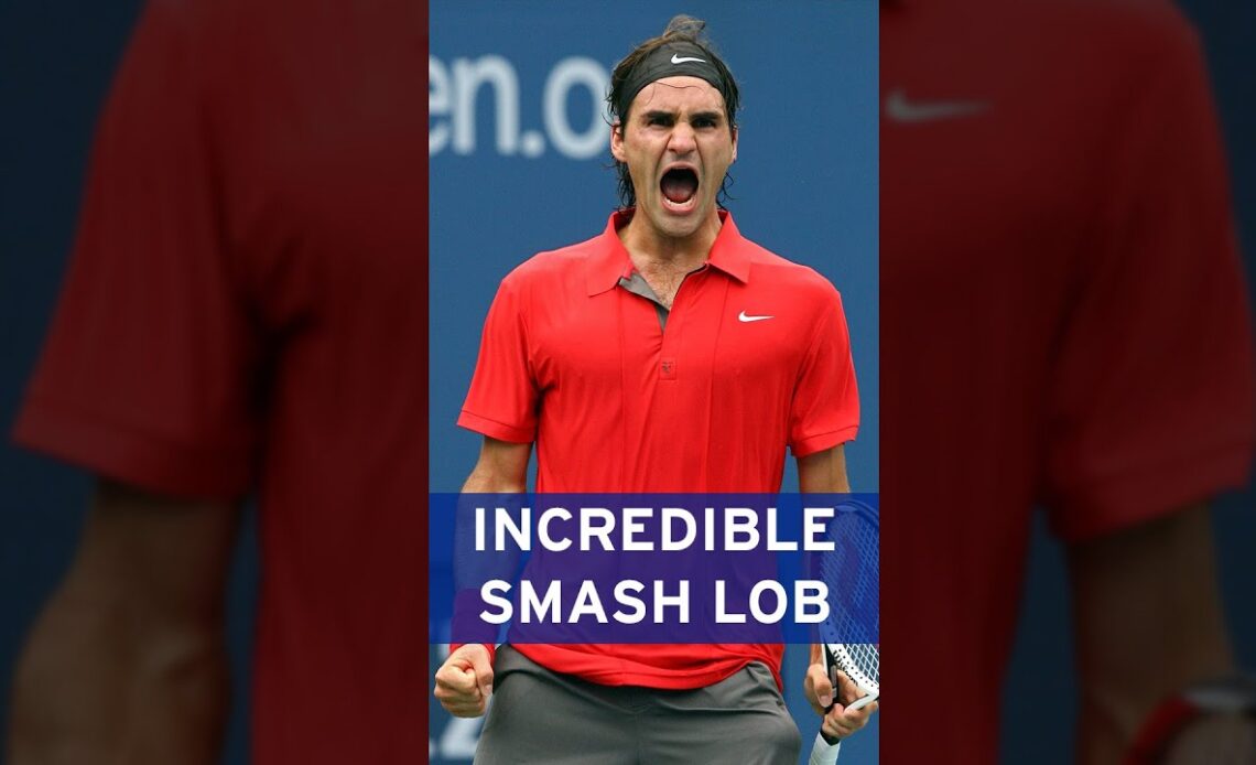 Roger Federer's INSANE smash lob! 😱