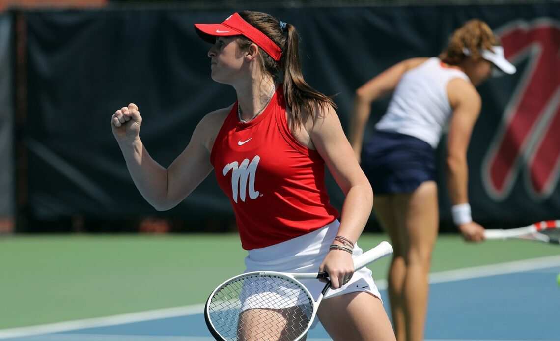 Women’s Tennis Lillian Gabrielsen Advances To Singles Semifinals at ITA Southern Regionals