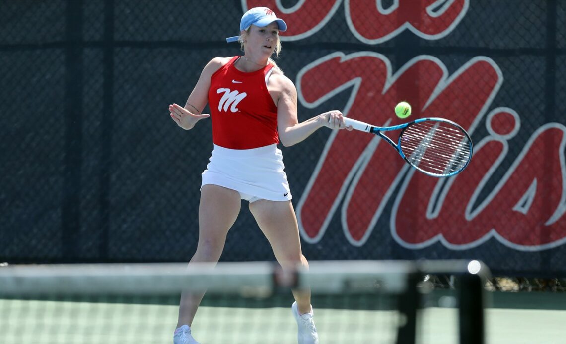 Women’s Tennis Rolls Through Opening Day of ITA Southern Regional