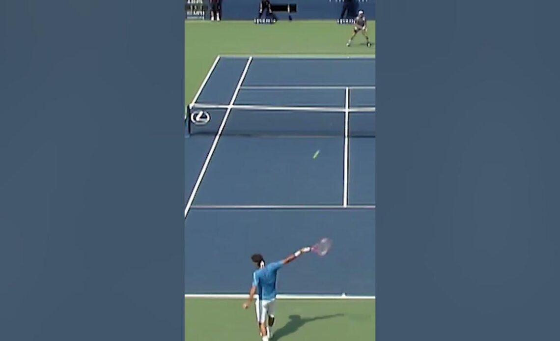 Roger Federer wins RIDICULOUS rally! 👀