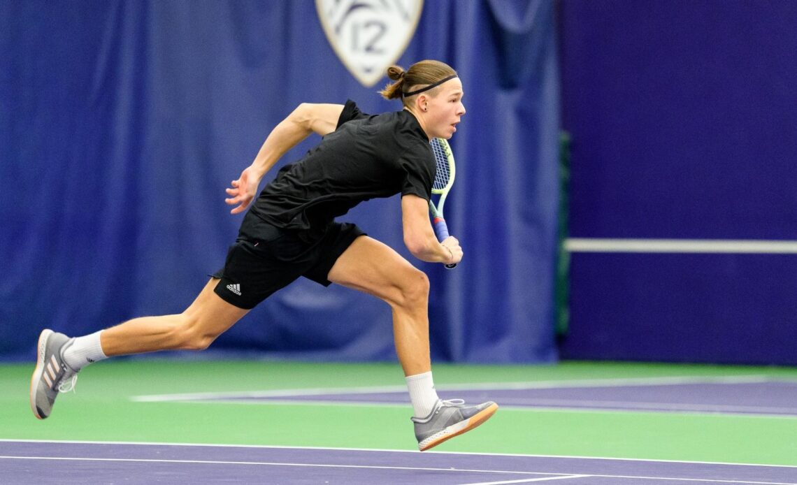 Huskies Drop First Match To Notre Dame