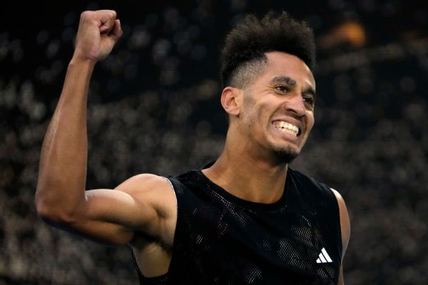 Lucky loser Michael Mmoh continues unlikely run in Melbourne