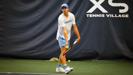 Men's Tennis Beats No. 16 Florida, 4-2