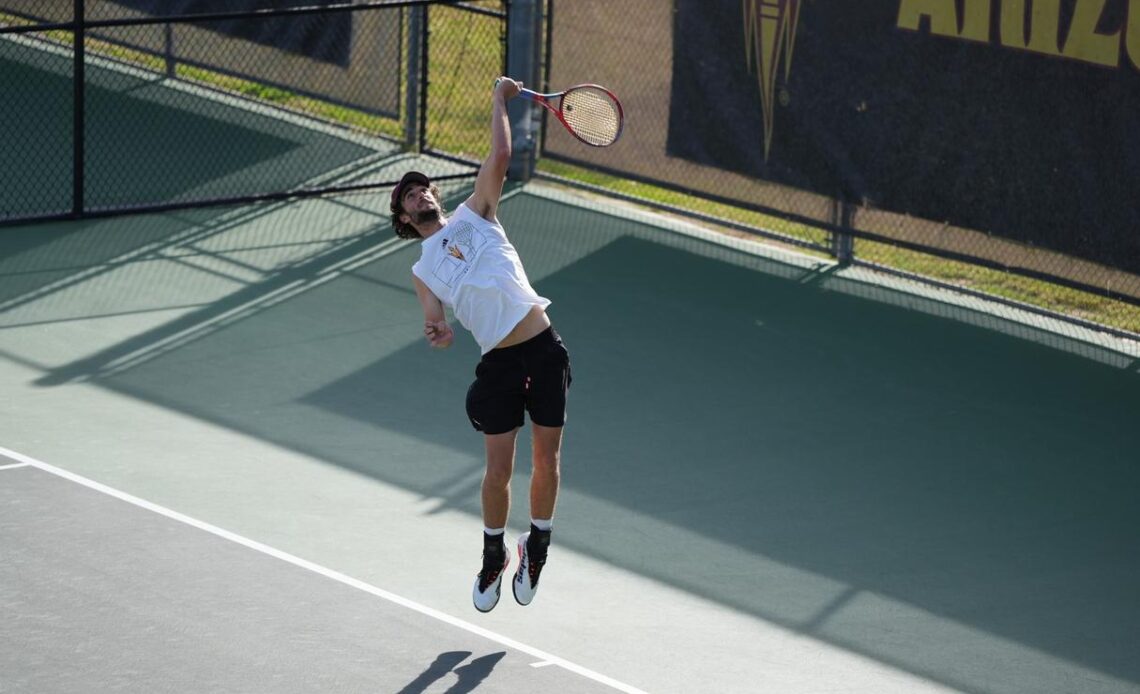 Men's Tennis Dominates Two Friday Matches