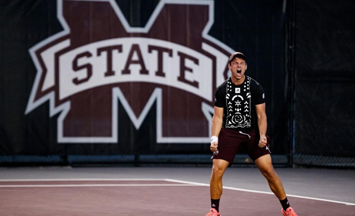 Saturday Sweep For Men's Tennis