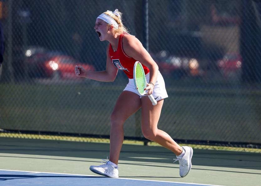 Wildcats Win First Match vs. Hawai’i