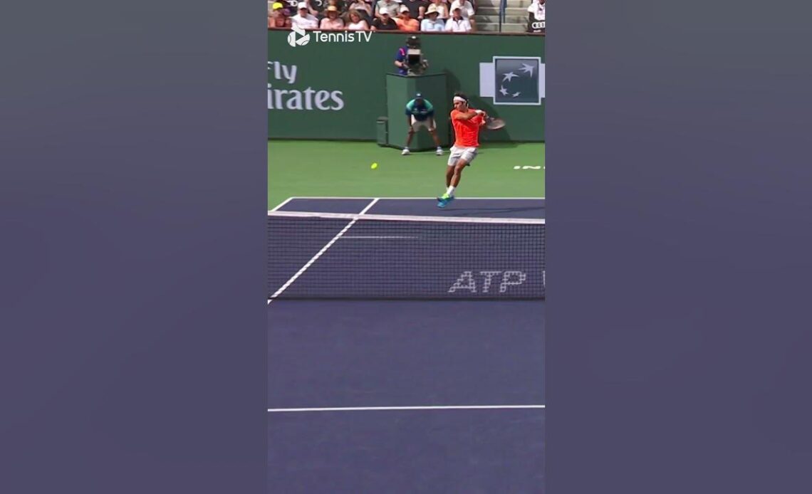 Roger Federer Wins CRAZY Point Vs Novak Djokovic 🚀