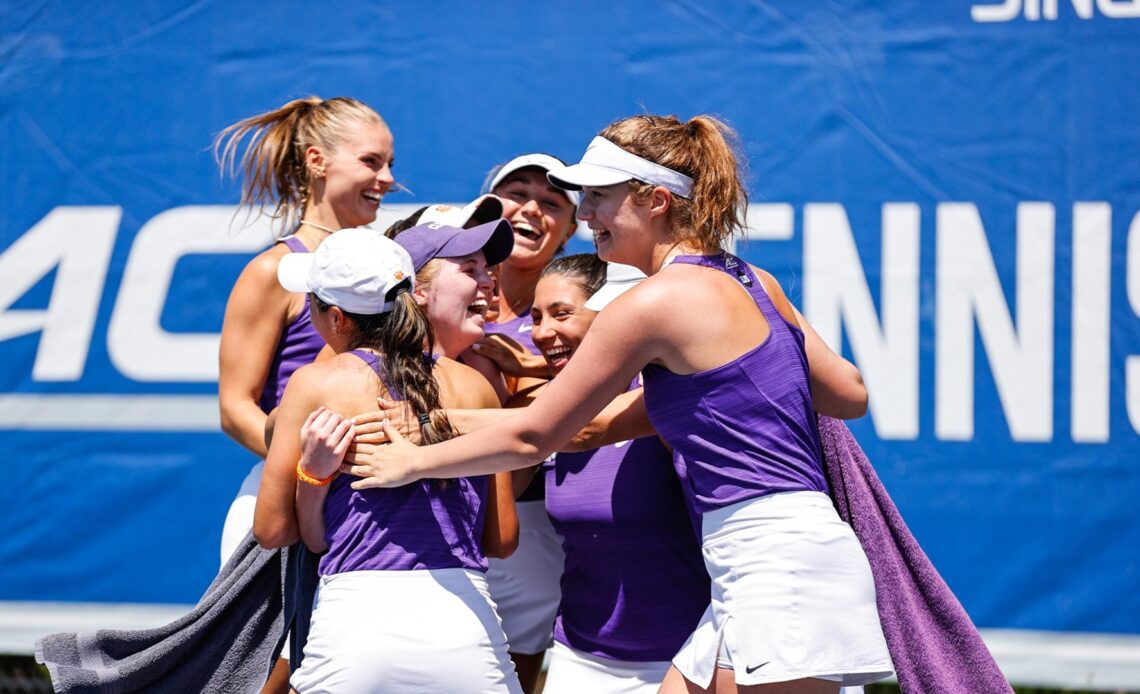 Women’s Tennis Sweeps Missouri in First Round of SEC Championships