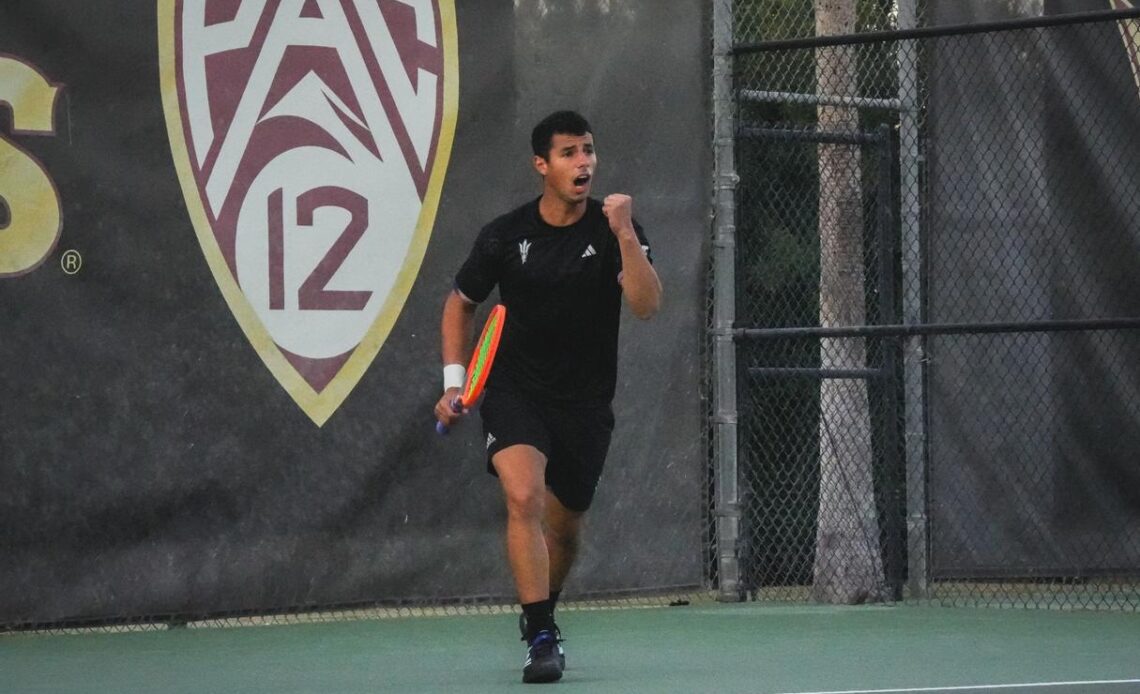 Men's Tennis Tame the Huskies 4-2 Under the Bright Lights