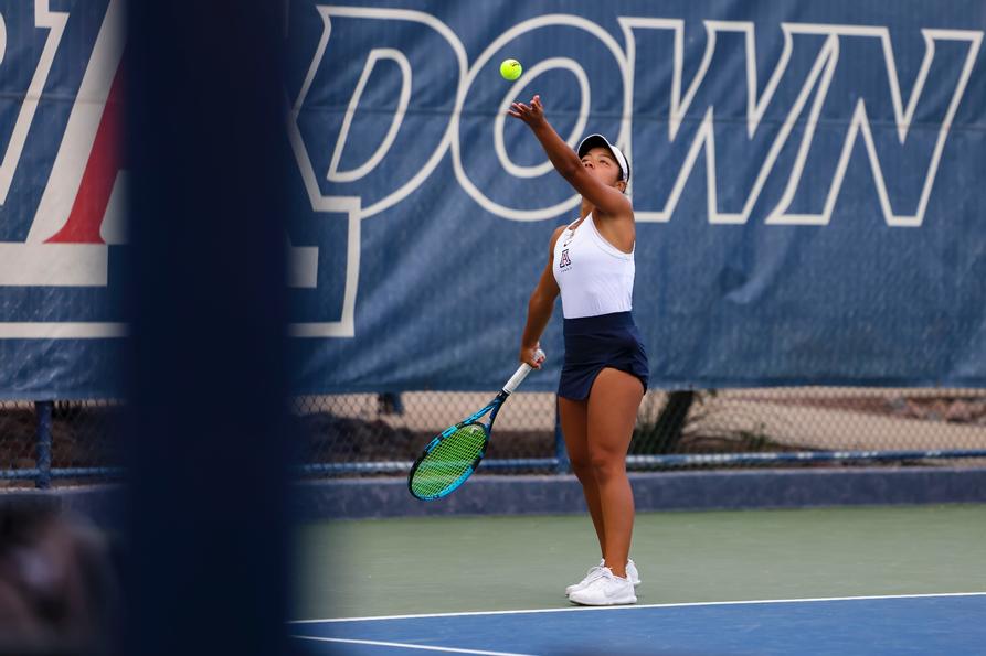 Women’s Tennis Welcomes L.A. Schools