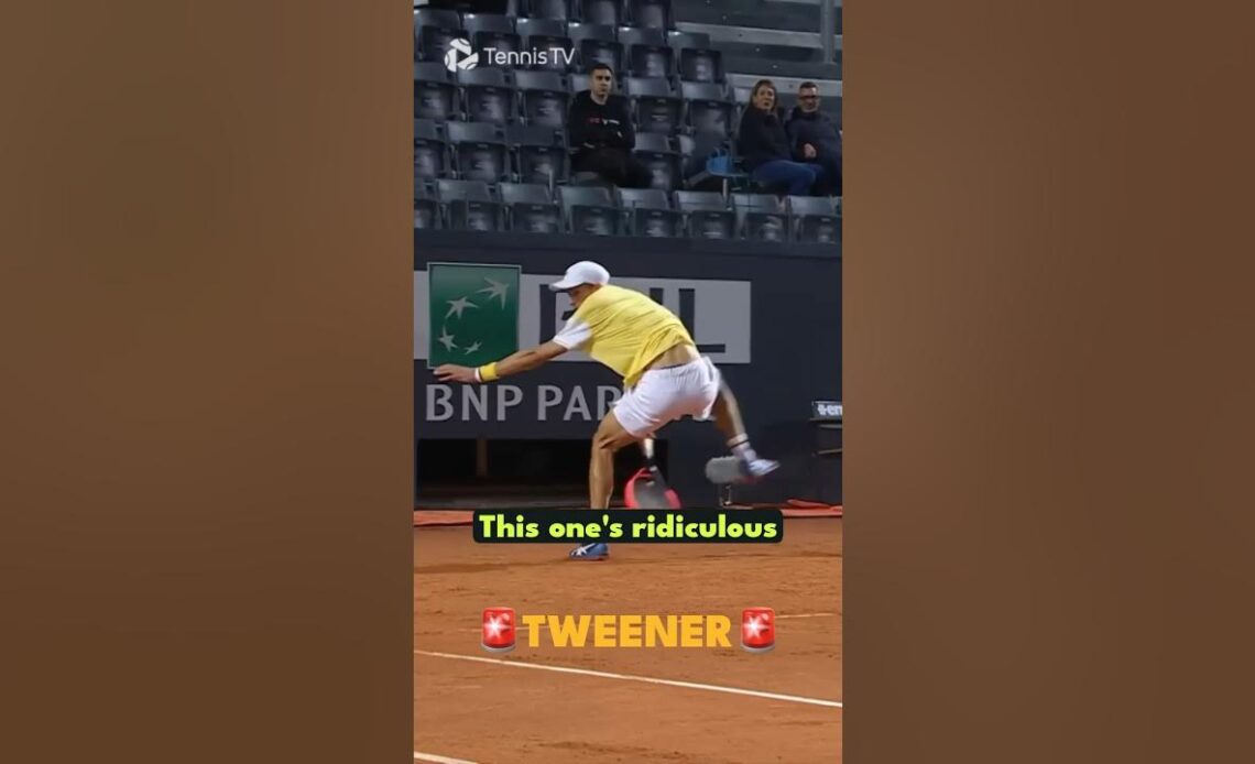 INSANE rally with a mid point tweener under the lights in Rome 🇮🇹🔥 #tennis #tennistv #sports