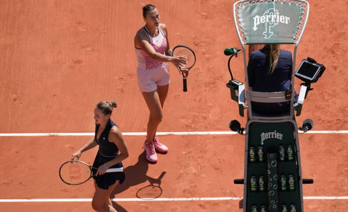 Marta Kostyuk booed for not shaking Aryna Sabalenka's hand at French Open