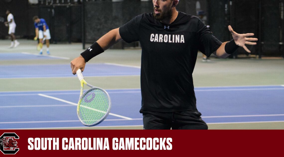 Thomson Storms Into Second Round with Dominating Win – University of South Carolina Athletics