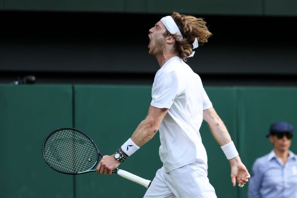 Andrey Rublev advances to Wimbledon quarterfinals