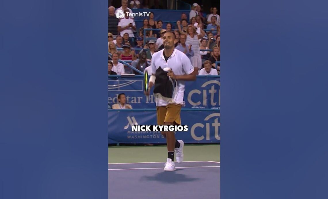 Kyrgios Brings A Gift For Tsitsipas 🎁