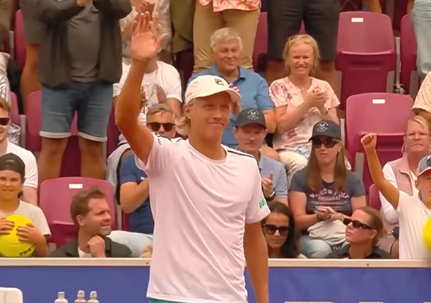 Leo Borg, Son of Legend Bjorn, Gets His First ATP Victory on Home Soil at Bastad
