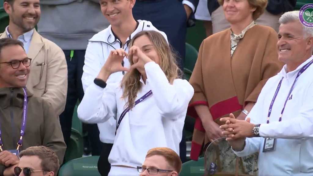 Stefanos Tsitsipas and Paula Badosa dating: See Wimbledon moment