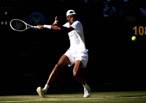 Streaking Eubanks Rolls Into Wimbledon Fourth Round vs. Tsitsipas