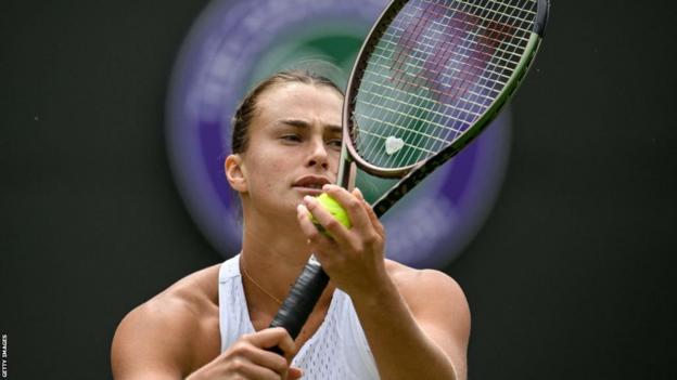 Aryna Sabalenka serving