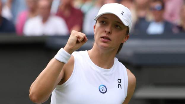 Wimbledon 2023: Iga Swiatek serves up a bagel and steps up title hunt as Sakkari slips up