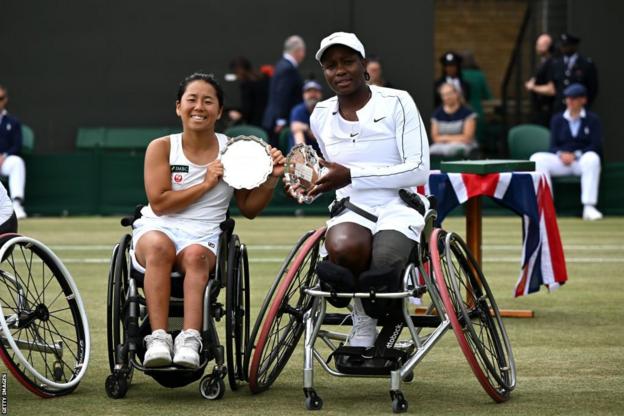 Yui Kamiji and Kgothatso Montjane with their Wimbledon runners-up shields