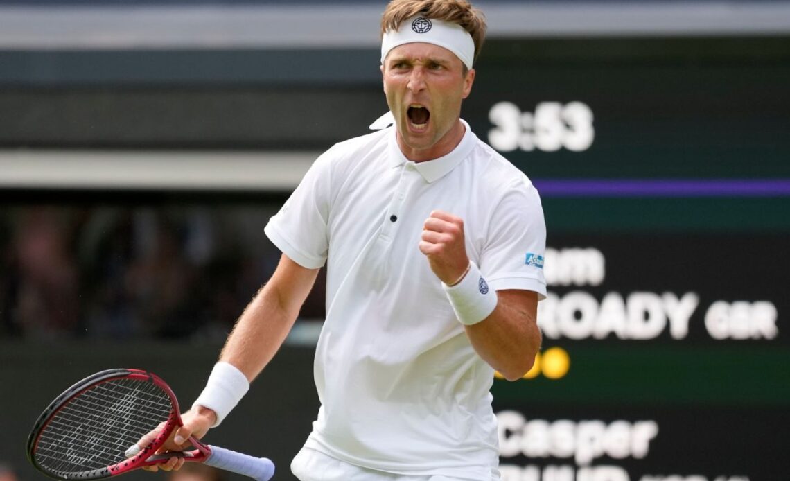 Wimbledon men -- Liam Broady upsets No. 4 seed Casper Ruud