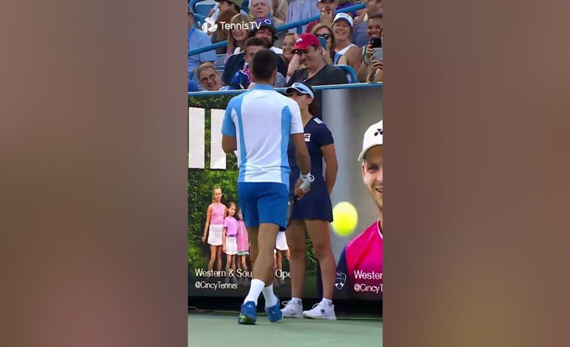 Djokovic Blows A Kiss To A Fan During The Match 😘🤣