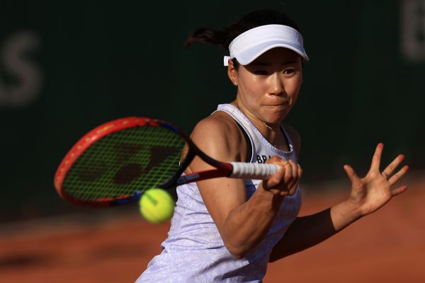 Nao Hibino faces Linda Nosková in final of rain-hit Prague Open