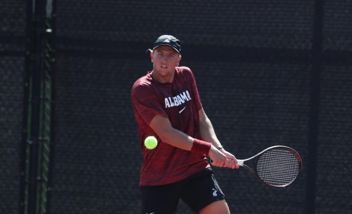 Alabama Sweeps Singles on Day Two of Four-In-The-Fall Tournament