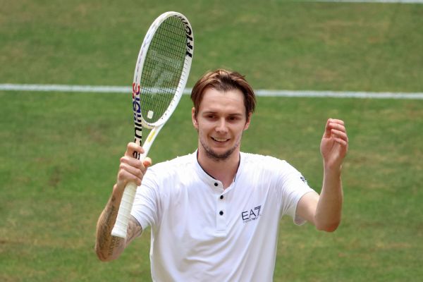 Alexander Bublik beats Arthur Fils in European Open final