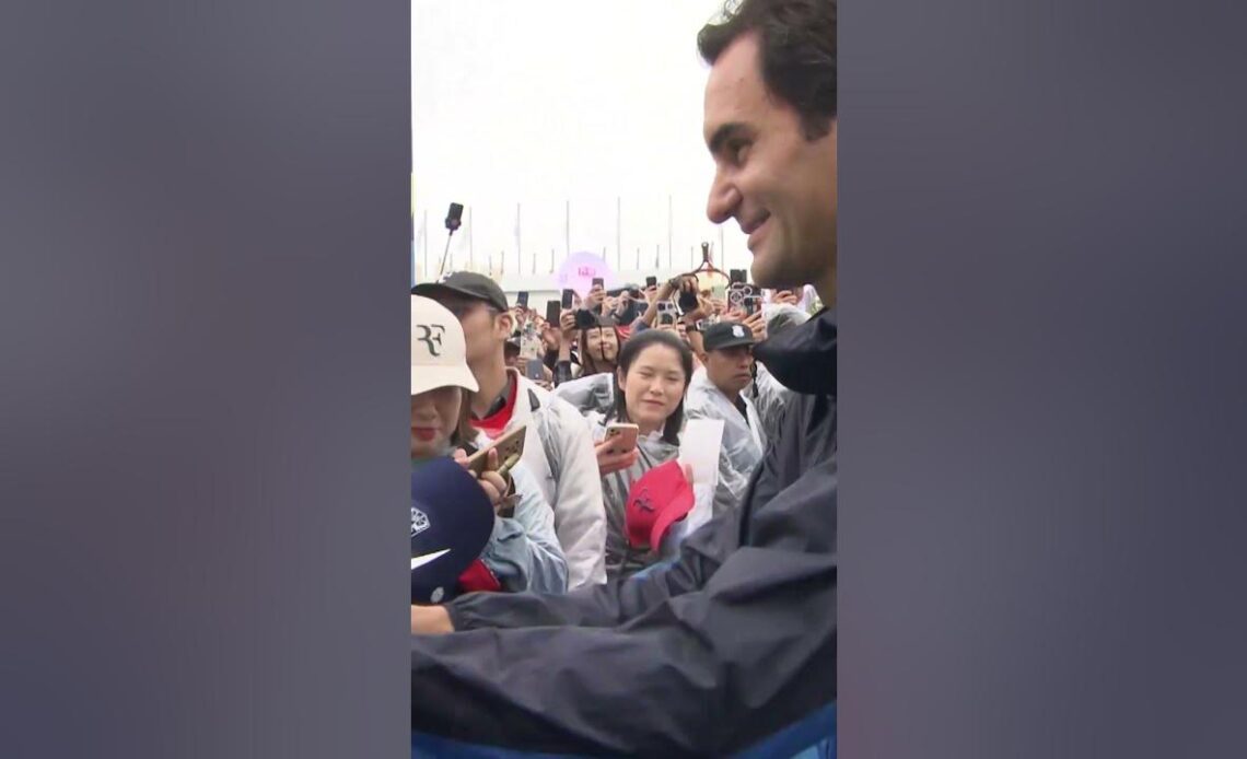 Roger Federer Arrives In Shanghai!