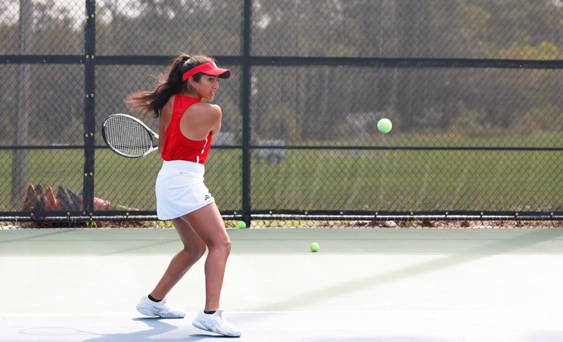 Tennis Uses Strong Play to Earn 10 Wins at Big Green Tournament Day One