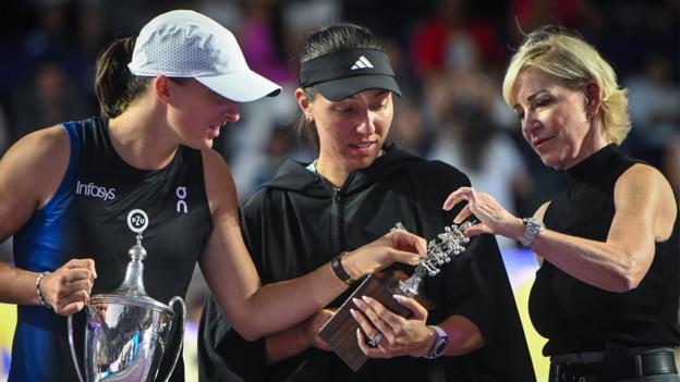 Chris Evert with Iga Swiatek and Jessica Pegula