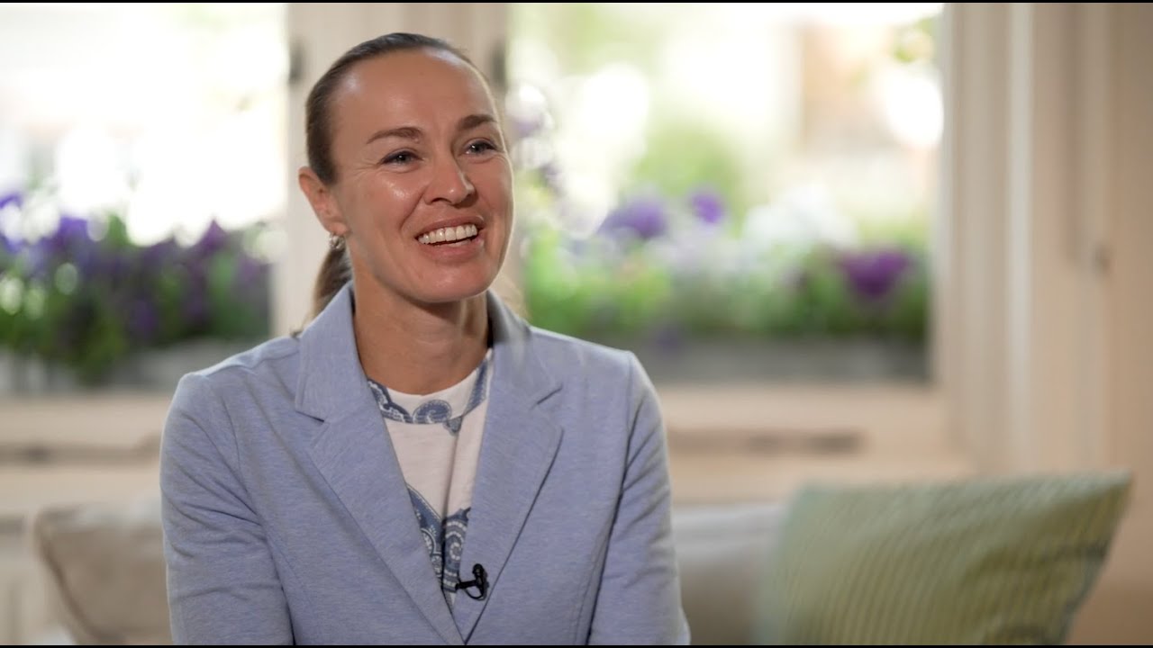 Martina Hingis: Breaking Through as a Phenom