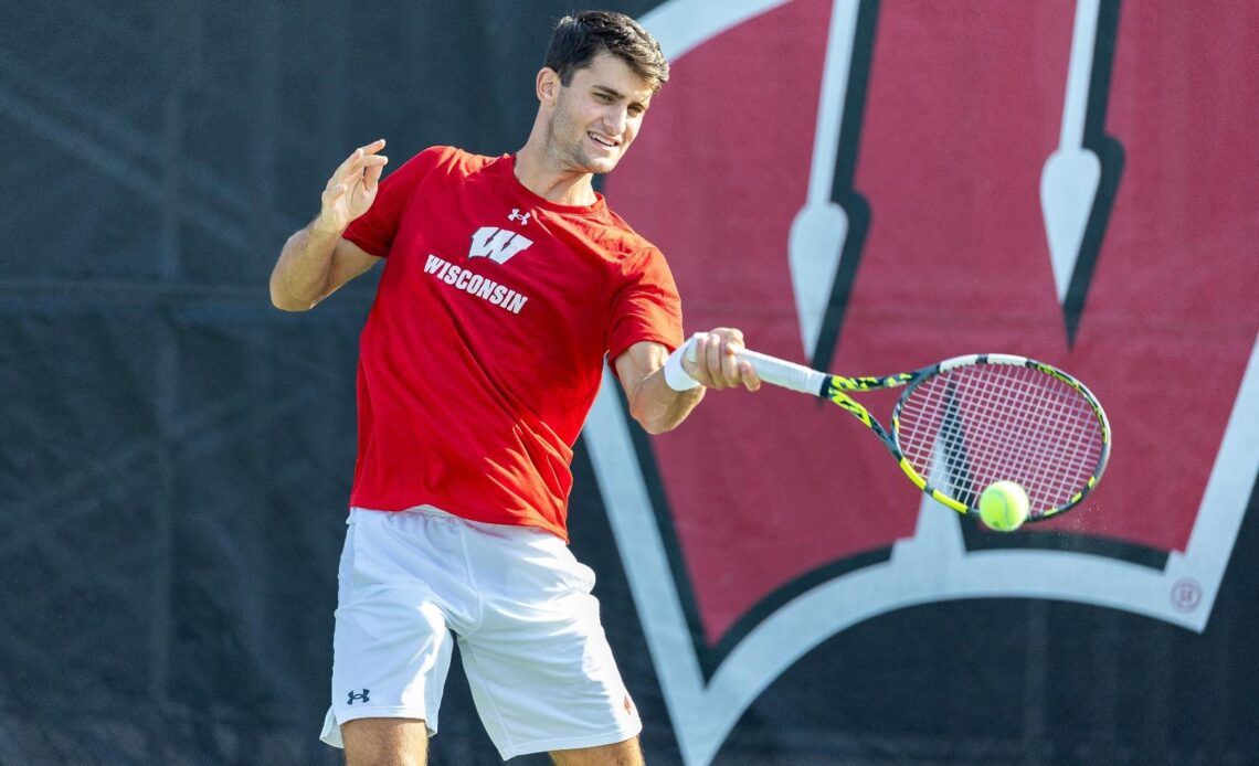 Badgers drop Sunday match to Notre Dame, 5-2