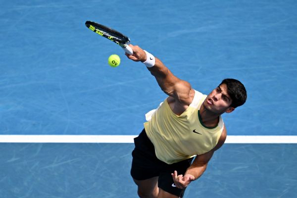 Carlos Alcaraz cruises into 4th round at Australian Open; Tommy Paul out