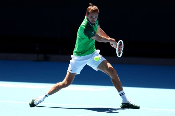 Daniil Medvedev pulls away to reach Australian Open quarters