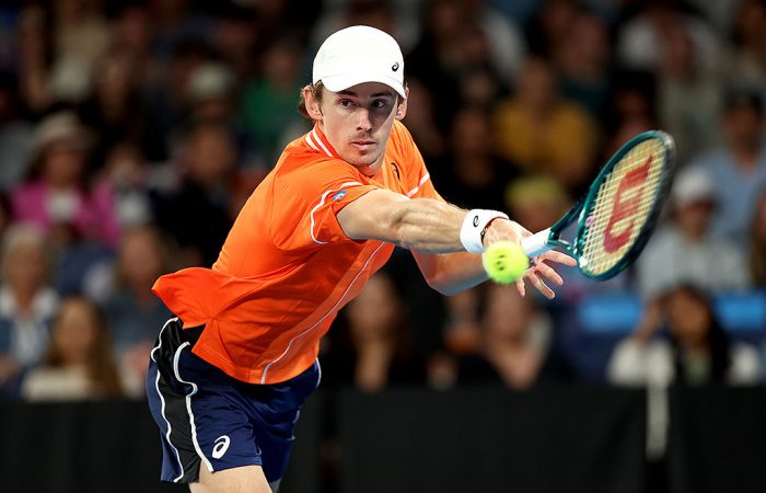 Dominant De Minaur moves into fourth round at Australian Open 2024 | 19 January, 2024 | All News | News and Features | News and Events