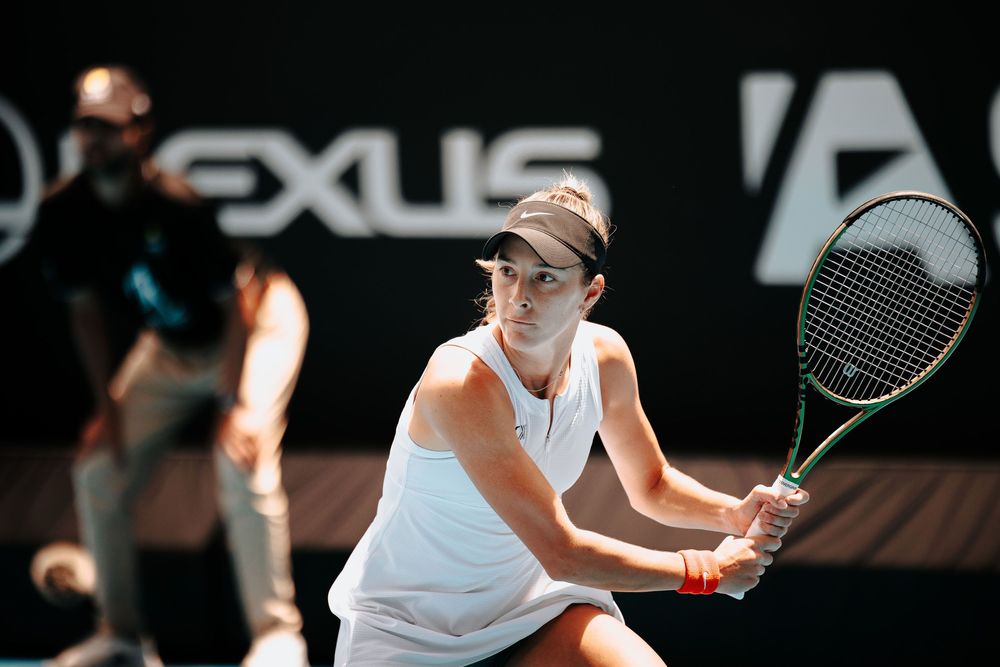 University of Florida alumna McCartney Kessler, 24, successfully came through her second career WTA qualifying draw in Auckland. The No.217-ranked American had improved from No.945 one year previously.