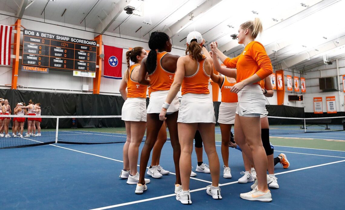 #19 Lady Vols Fall to #7 NC State, 3-4