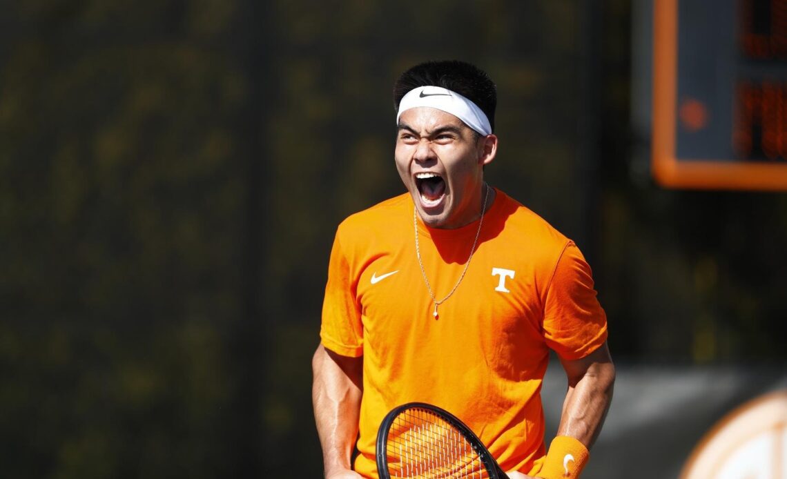 #5 Tennessee Routs Arkansas, 4-1